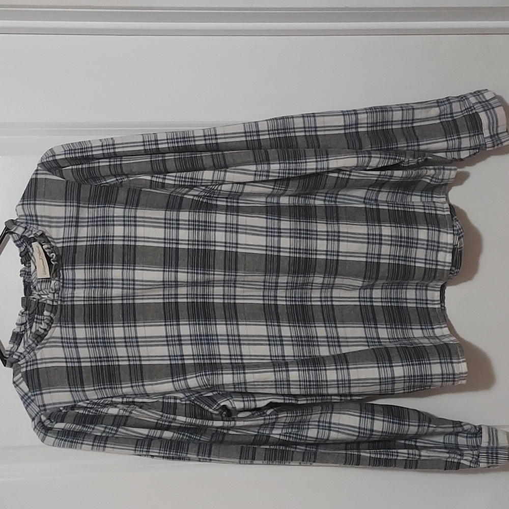 🎁 4/$20 Universal Thread- Long sleeve blouse Size Medium